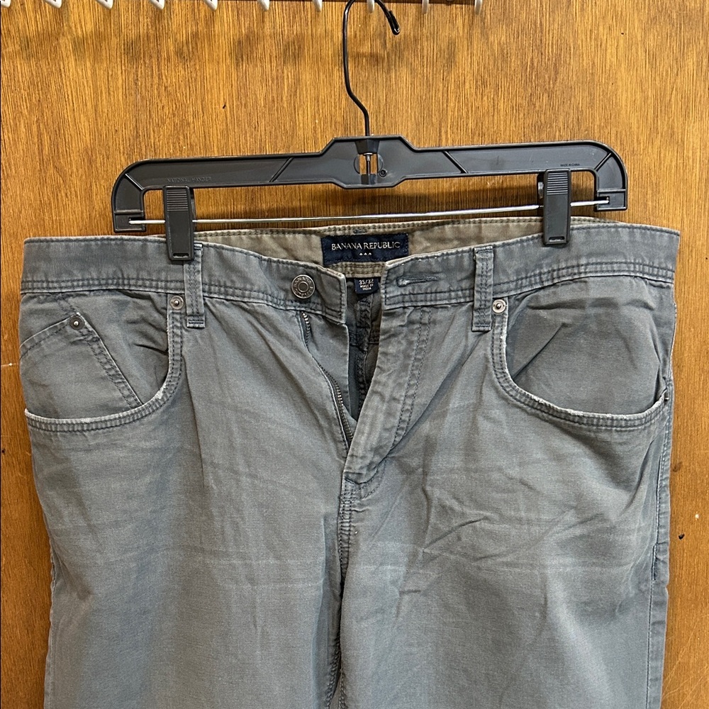 Banana Republic Men's Straight Fit Grey Jeans